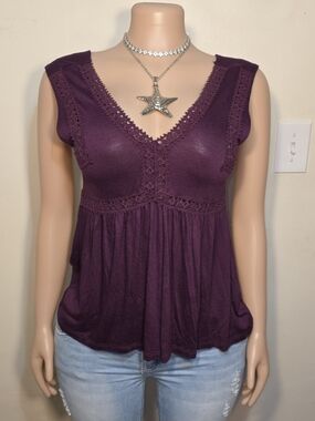 ☆Mudd Plum Lace-Trim V-Neck Sleeveless Top☆